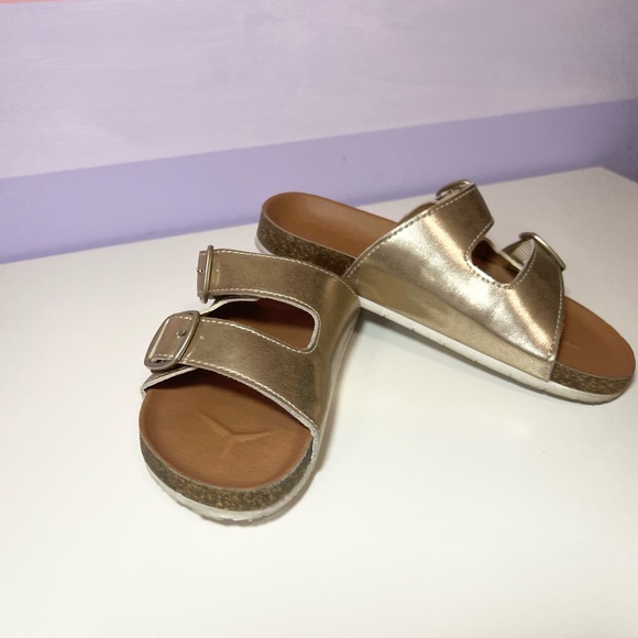 Gap, big girls slip on sandals, gold, size 1-2 - Picture 7 of 9